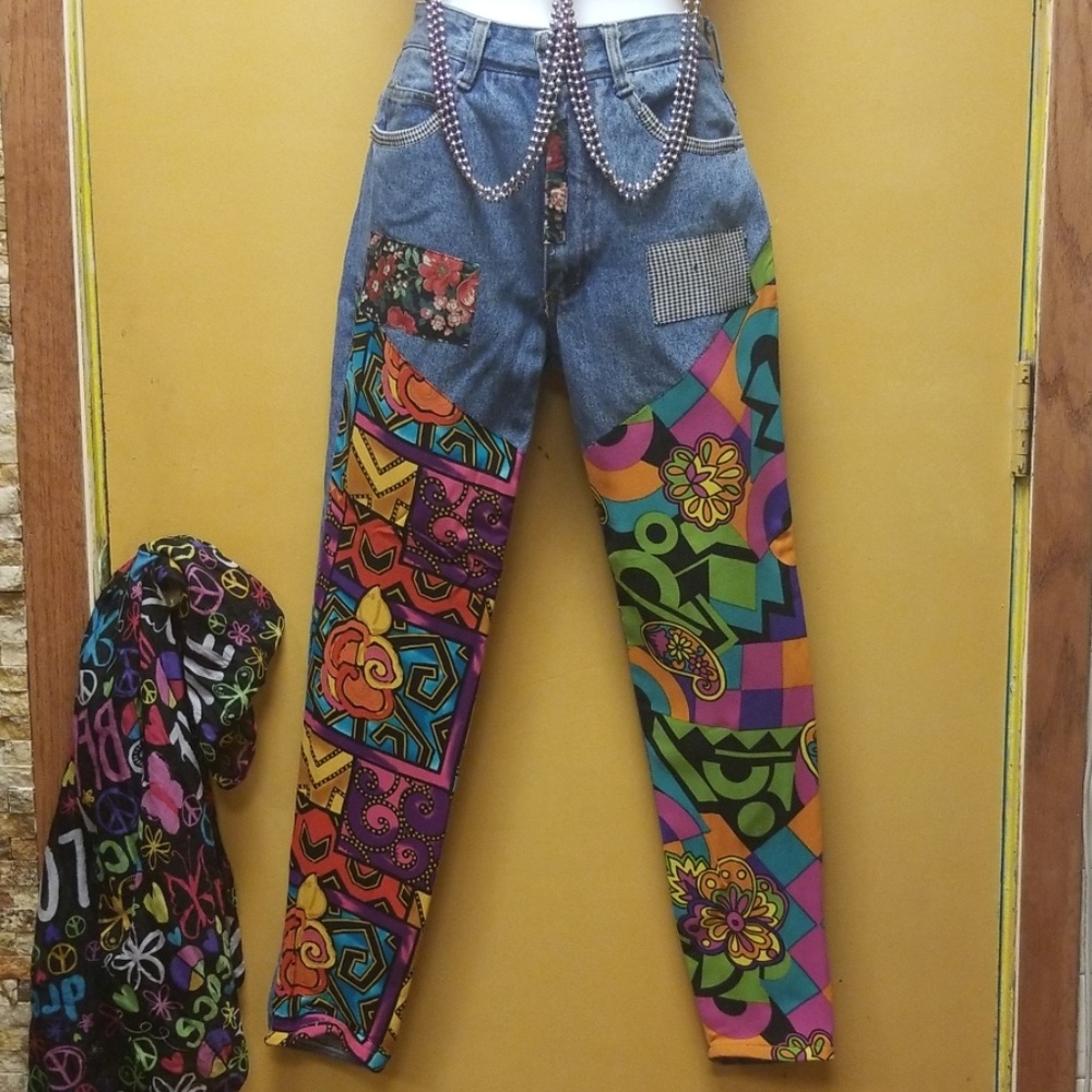 Blue Jeans - Picture 2 of 4